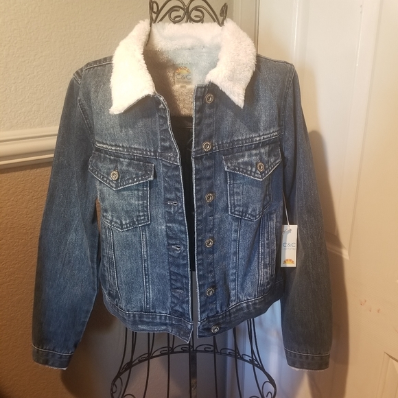 New with Tags C&C California Blue Denim Jacket White Fluffy Collar Size Medium - Picture 2 of 9